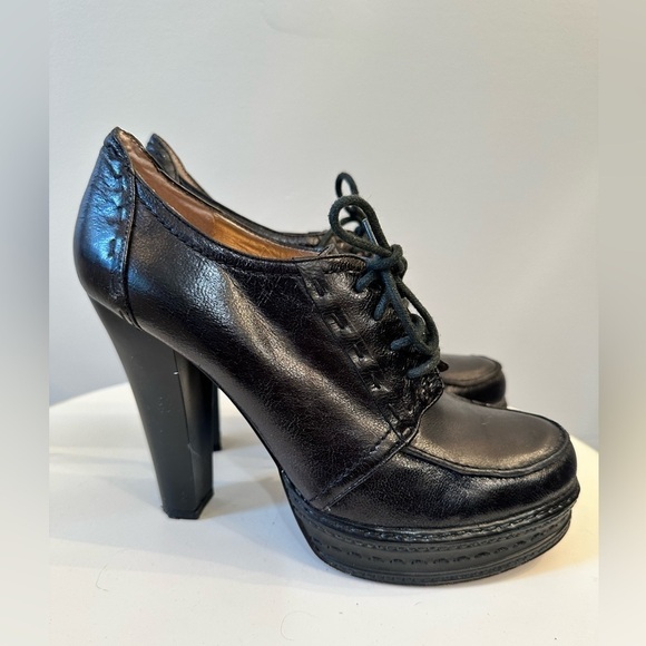 BCBGeneration Shoes - Bcbg generation woman’s shoes chunky thick sole with stitch